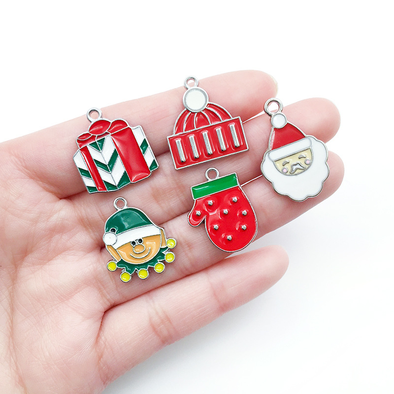 1 white K oil-dripping alloy decorative accessory, Santa Claus Christmas tree creative diy earrings pendant small pendant Application Scenario