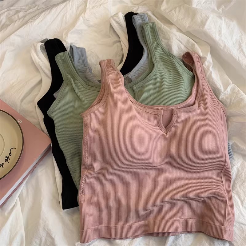 For women, wear a summer top with a strapless top inside, a black and white strapless top, and a strapless bottom layer with a beautiful back inside pic 1