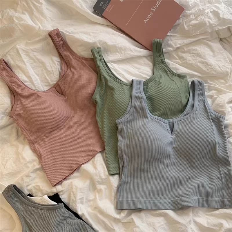 For women, wear a summer top with a strapless top inside, a black and white strapless top, and a strapless bottom layer with a beautiful back inside pic 3