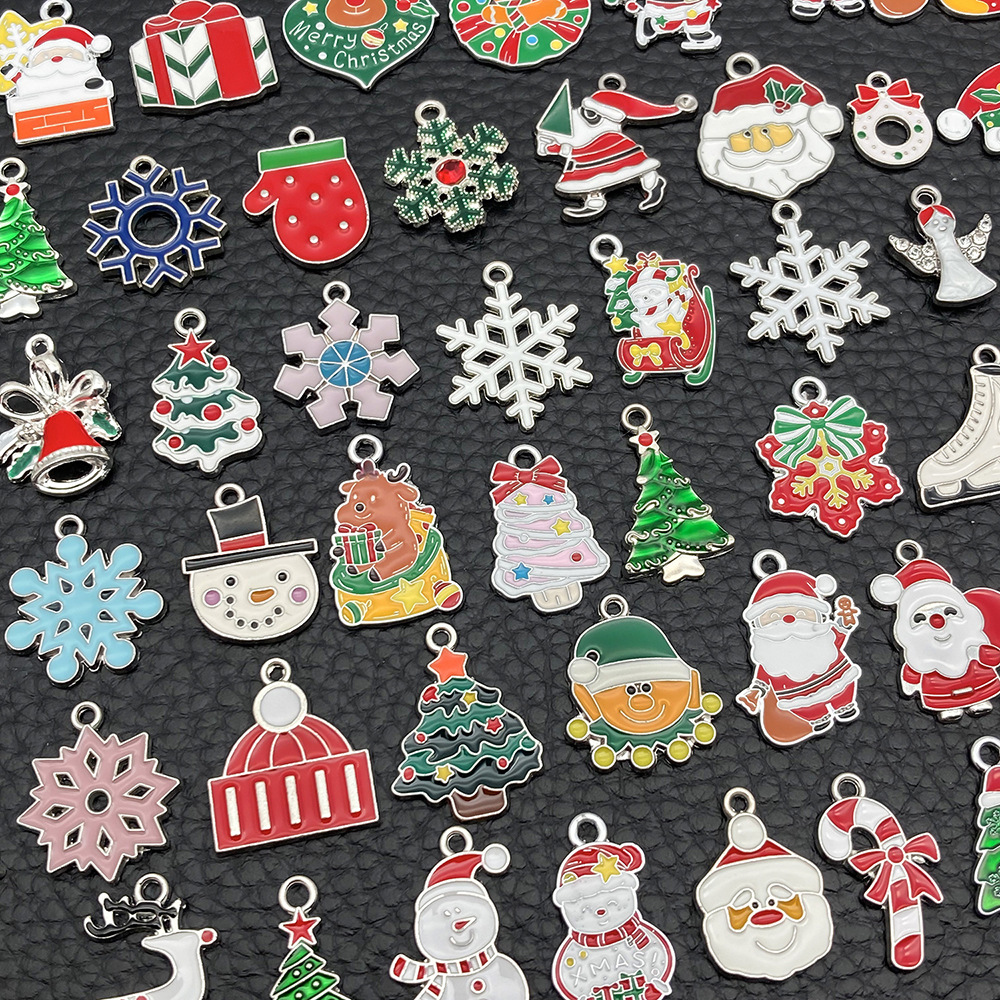 1 white K oil-dripping alloy decorative accessory, Santa Claus Christmas tree creative diy earrings pendant small pendant details Picture