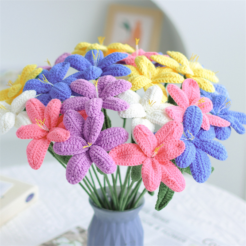 Crocheted tulip simulation flowers, finished woven flowers, table decorations, festival gifts for couples and best friends, bouquets of flowers