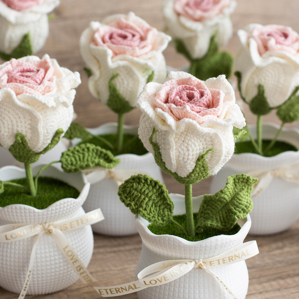 Ready-made hand-knitted rose artificial flower potted plants, office desktop potted plants, knitted flower ornaments, artificial flowers wholesale details Picture