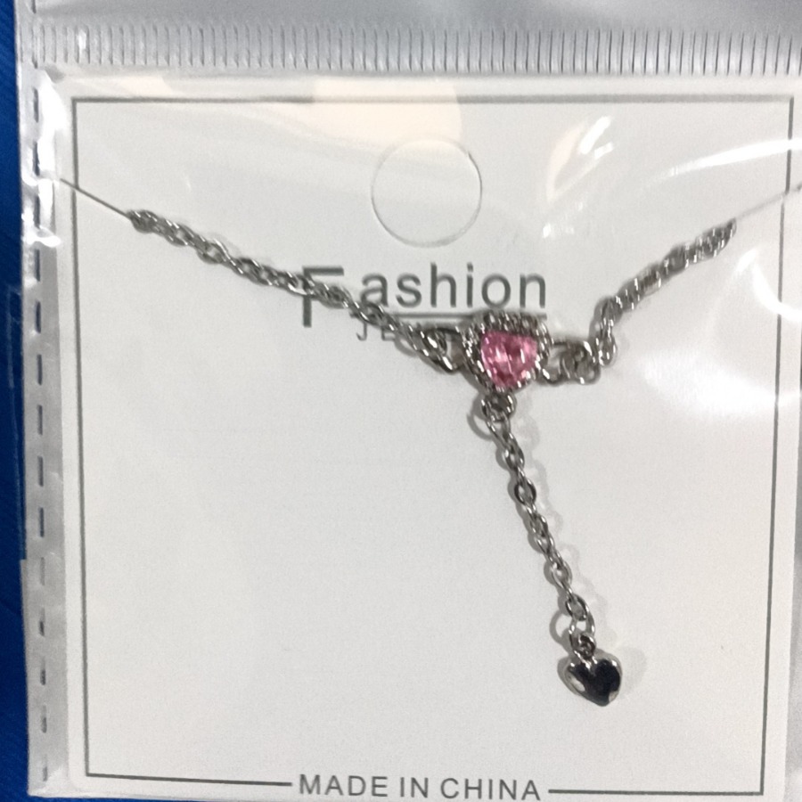 Pink diamond heart-shaped bracelet for women, a light luxury and fashionable fashion with hollowed-out angel wings, heart-shaped zircon, and a trendy new style of jewelry Specification image