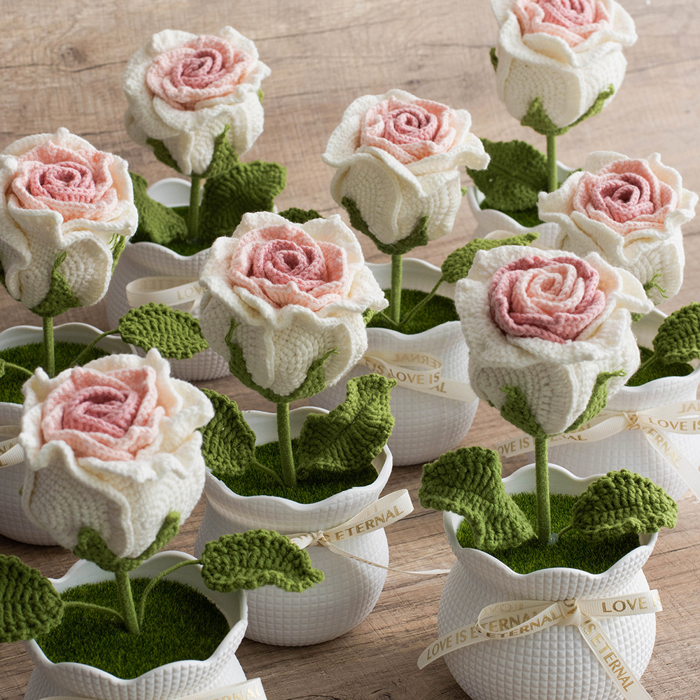 Ready-made hand-knitted rose artificial flower potted plants, office desktop potted plants, knitted flower ornaments, artificial flowers wholesale
