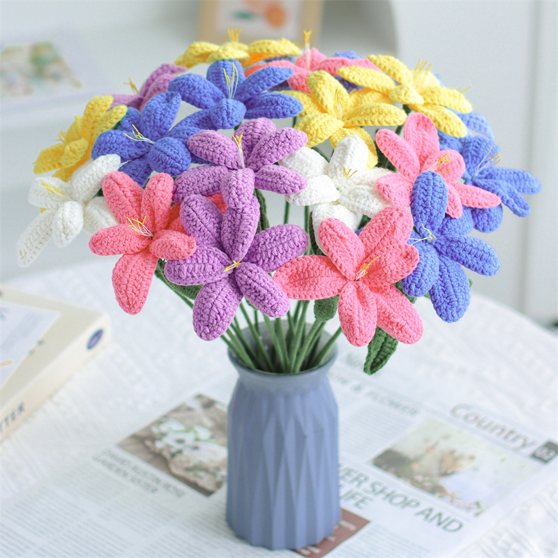 Crocheted tulip simulation flowers, finished woven flowers, table decorations, festival gifts for couples and best friends, bouquets of flowers details Picture
