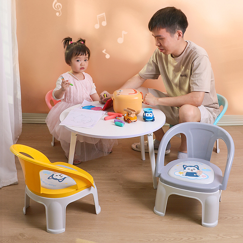 Children's chairs, baby dining tables and chairs, cartoon calling chairs, infant dining chairs, kindergarten small stools details Picture