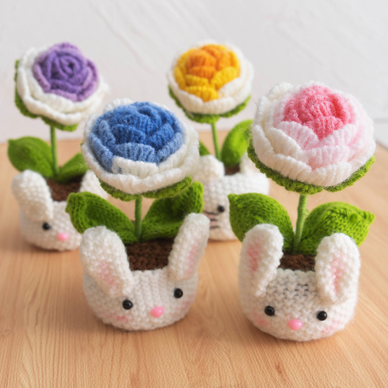 Wholesale of cross-border new handmade small potted flower crocheted artificial flower decorative ornaments, finished knitted potted plants Specification image