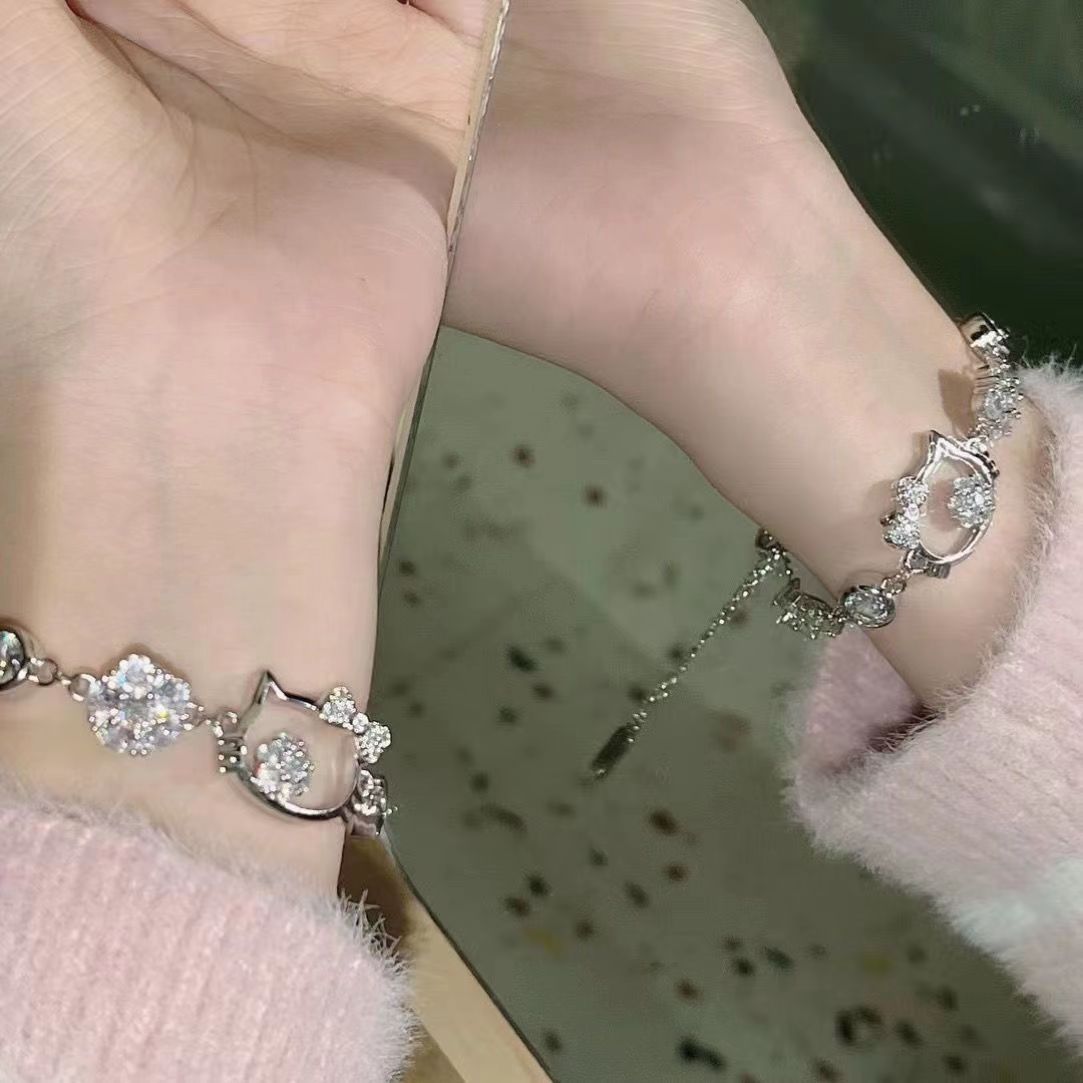 Sweet and hot girl bracelet, cute fairy style Hello Kitty diamond-encrusted jewelry, birthday gift and accessory for best friend and girlfriend details Picture