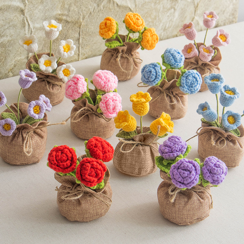 Cross-border handcrafted crocheted lucky bags, small potted plants, home ornaments, woolen woven finished products, rose decorations, artificial flower potted plants Application Scenario