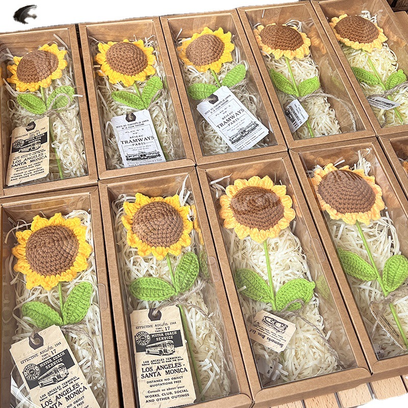 Hand-woven gift box sunflower wool bouquet finished product simulation flower sunflower gift box set, Teachers' Day gift Application Scenario