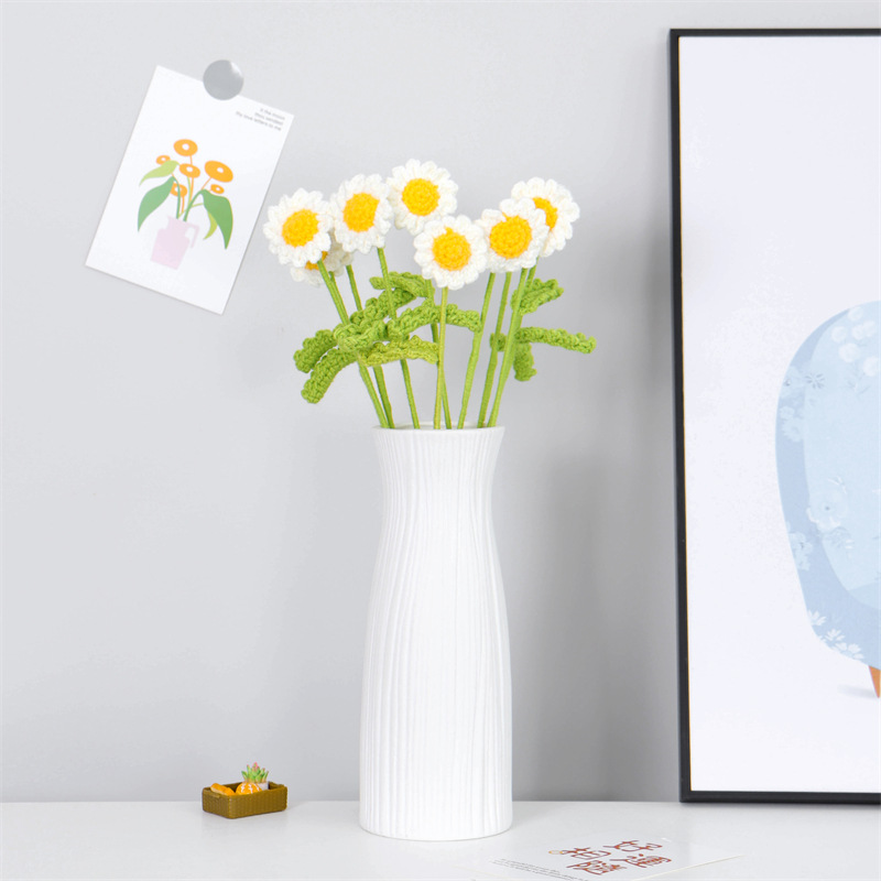 Hand-woven Daisy bouquets are versatile for home desktop decoration. Wholesale of chamomile artificial flowers crochet with woolen yarn Application Scenario