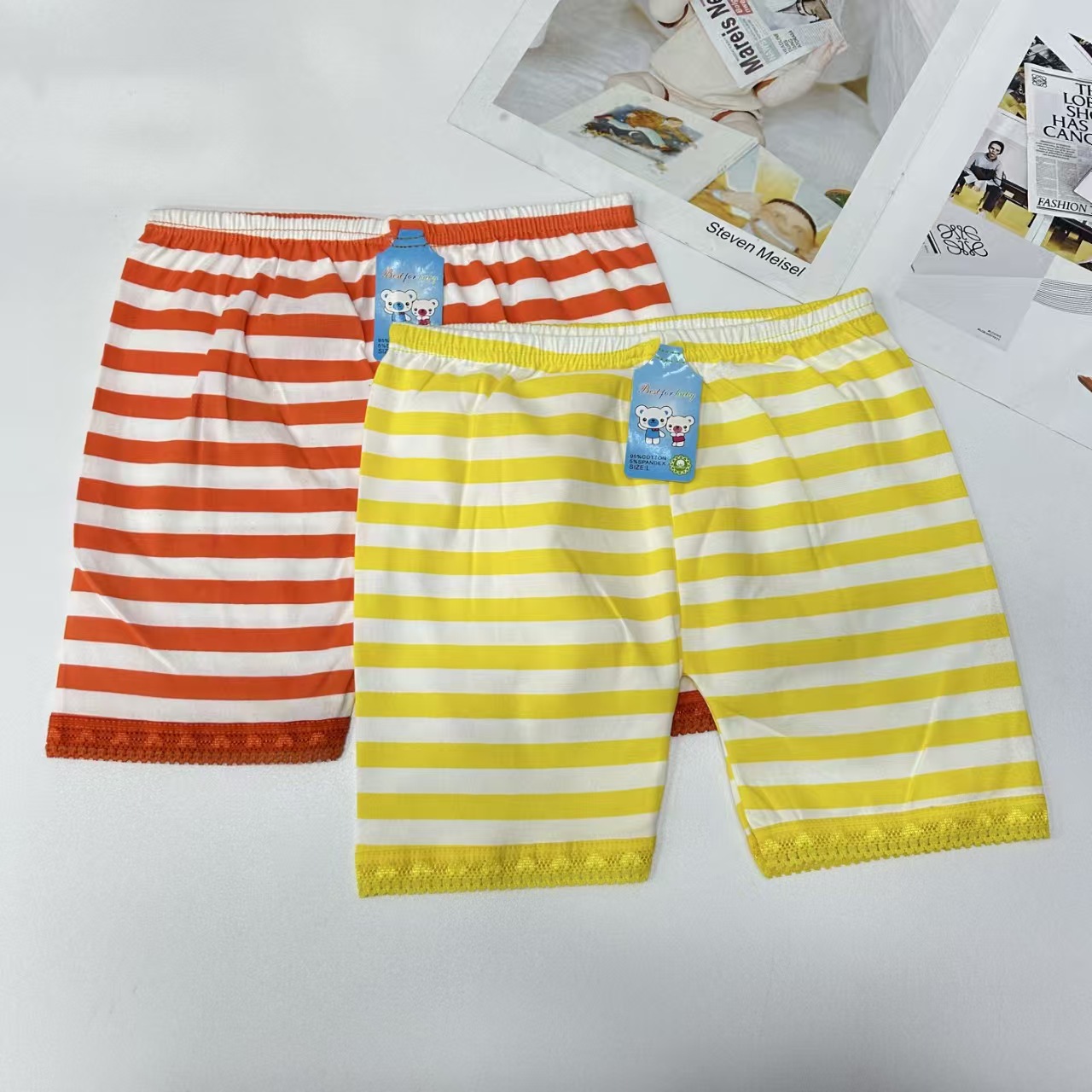 DD-302# Export Middle East and Africa Underwear Women's Leggings Children's Clothing Girls' color-blocking striped Printed Leggings Underwear Women QNI Application Scenario