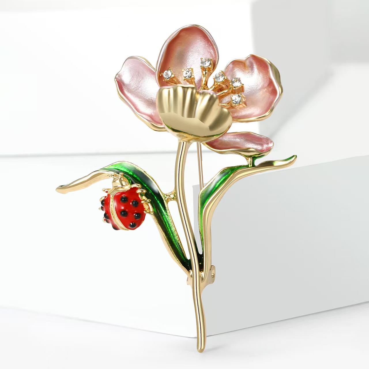 Chinese-style fashionable water diamond enamel ladybug lotus brooch, high-end and exquisite ladies' coat, corsage accessory, plant details Picture
