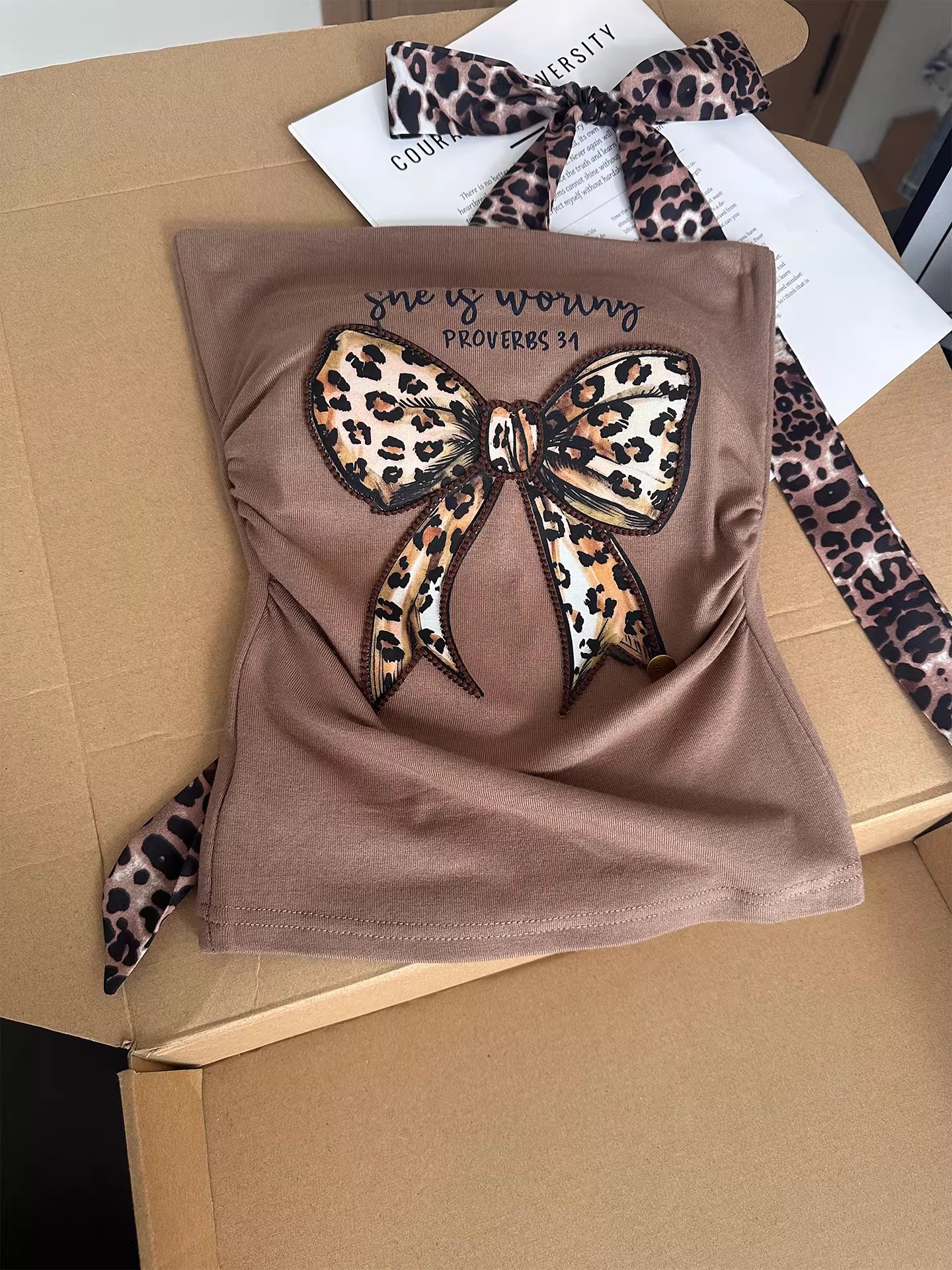 A new Korean-style anti-aging bow print halter top for women, with a unique design sense, is loose and slimming, and is a versatile top that is trendy pic 6