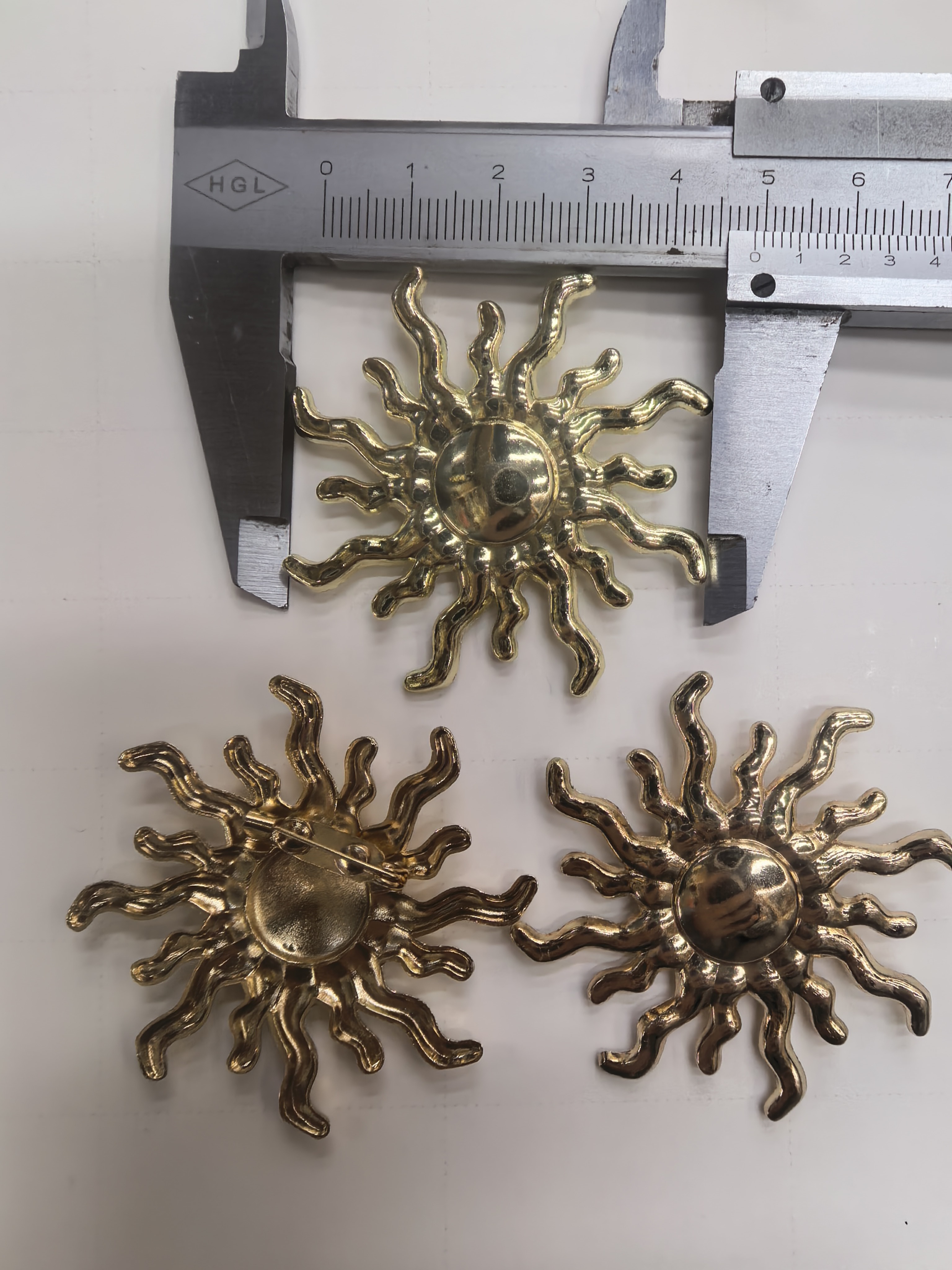 Decorative buttons for clothing accessories Specification image