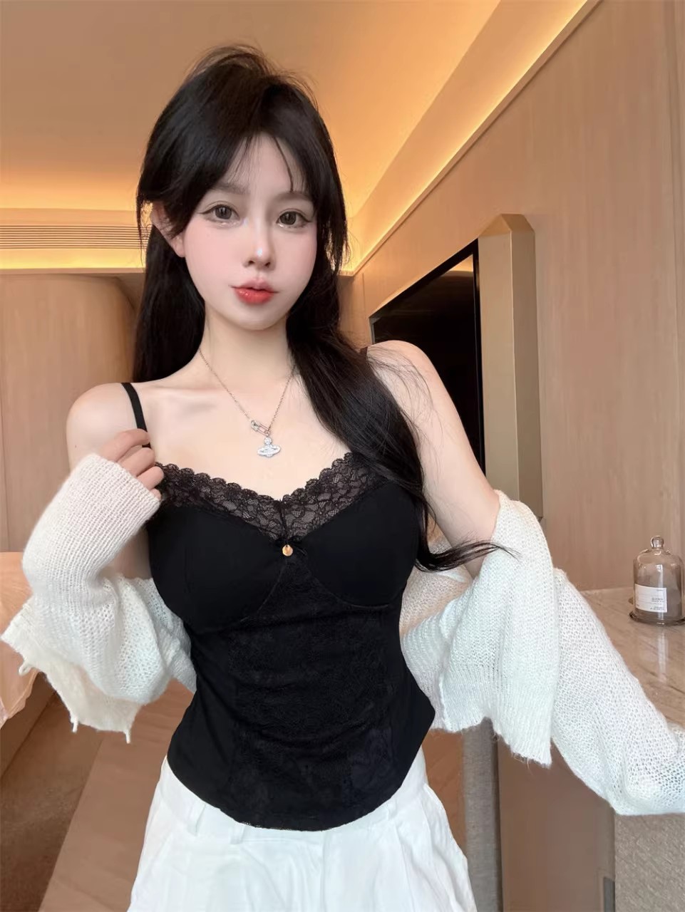 A new summer French-style lace-trimmed halter top for women, a one-piece sexy top with a chest pad pic 4