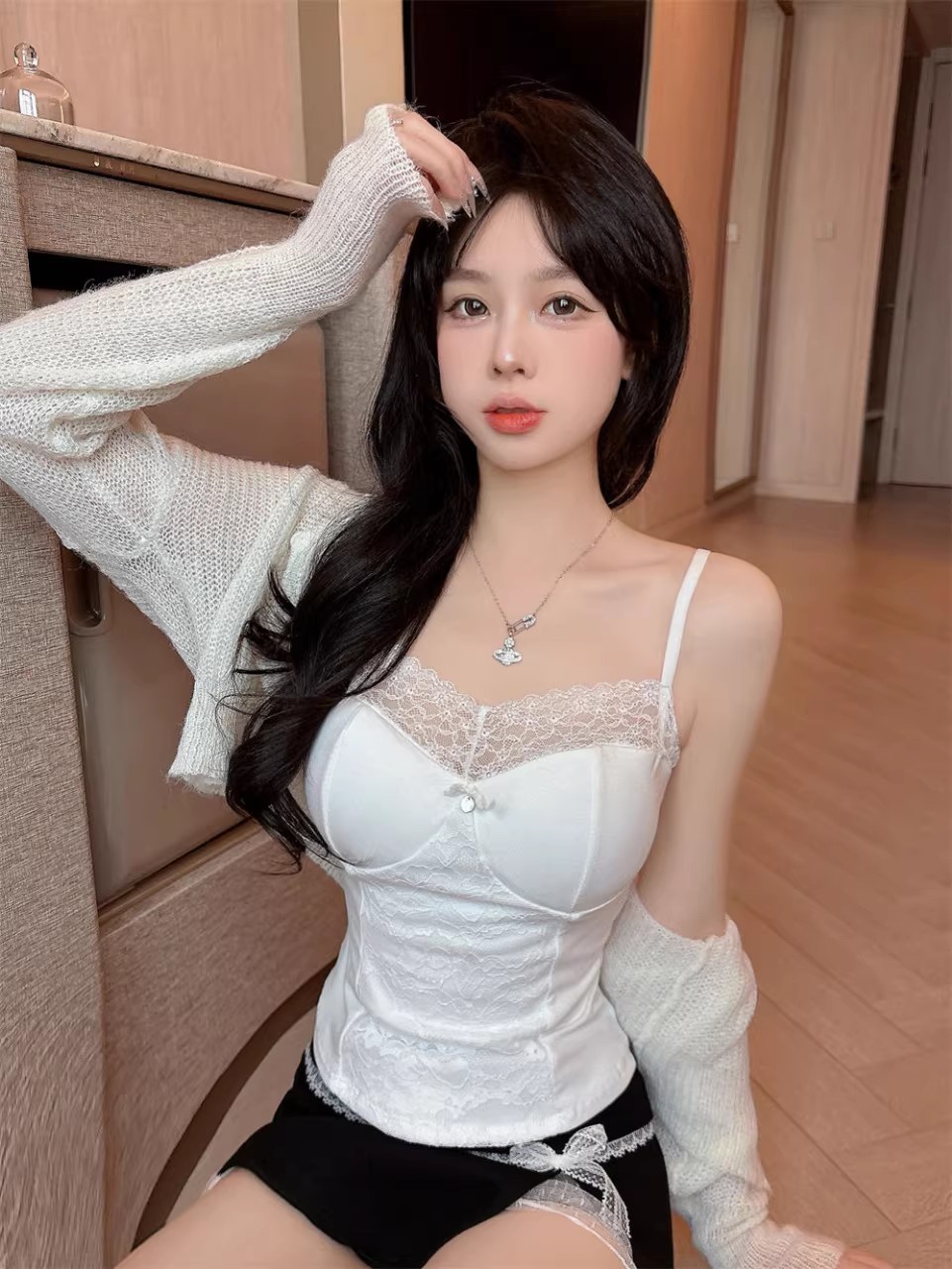 A new summer French-style lace-trimmed halter top for women, a one-piece sexy top with a chest pad pic 8