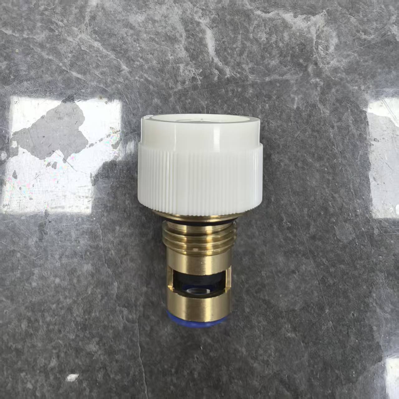 صمام نحاسي كامل RR-TJ1284