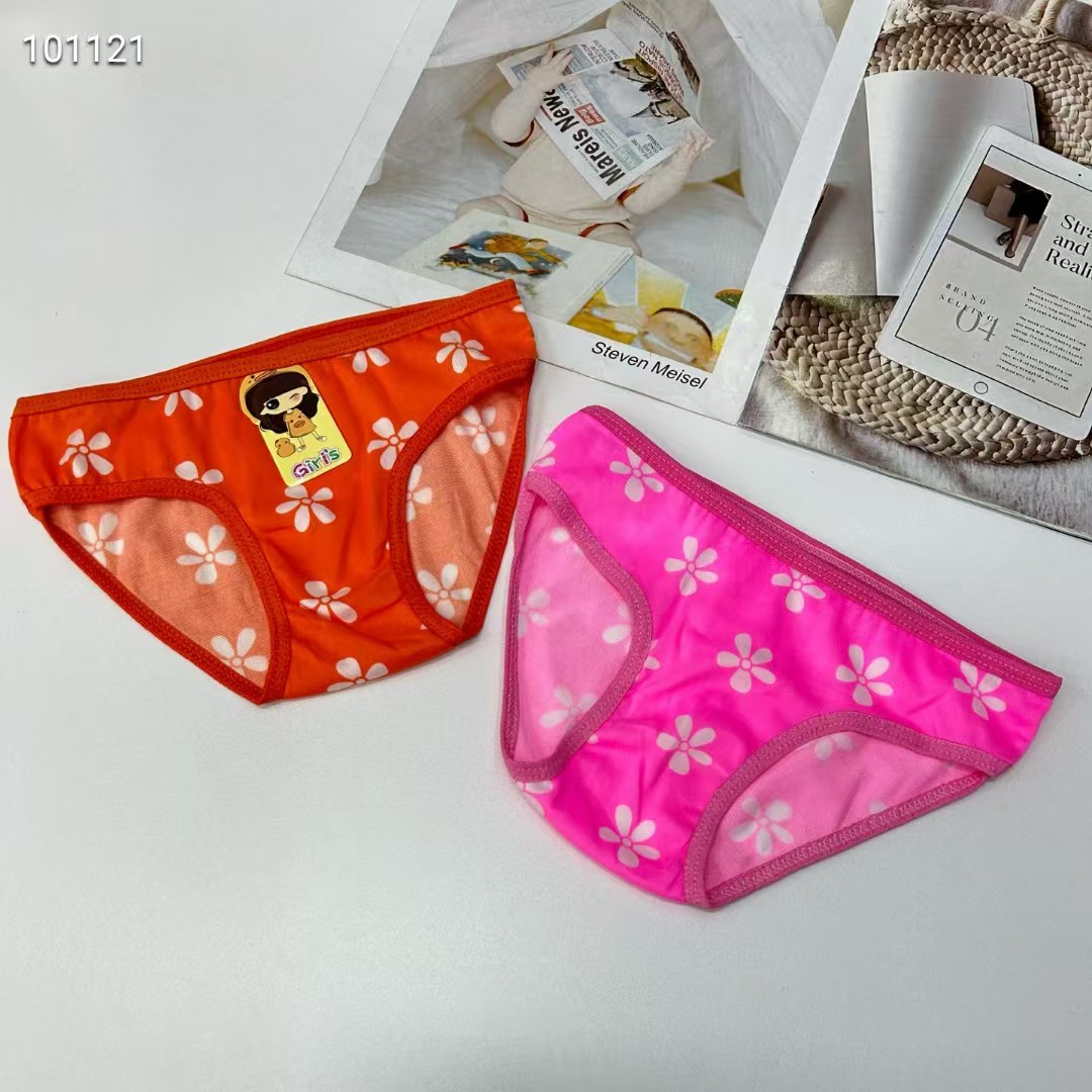 DD-8183# Foreign trade export underwear, popular African Girls' underwear, comfortable and breathable underwear, children's clothing, four-leaf clover printed triangle pants, children's underwear, QNI Application Scenario