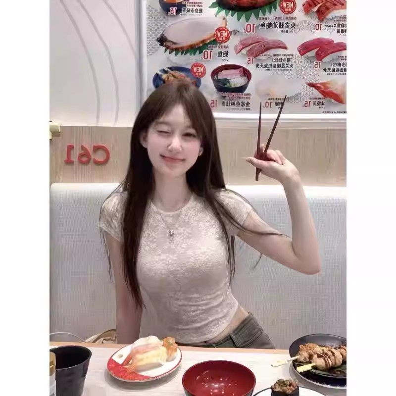 Pure and sweet, spicy lace short-sleeved T-shirt for women 2026 new style, slimming and form-fitting, paired with a sexy base layer top Item Picture