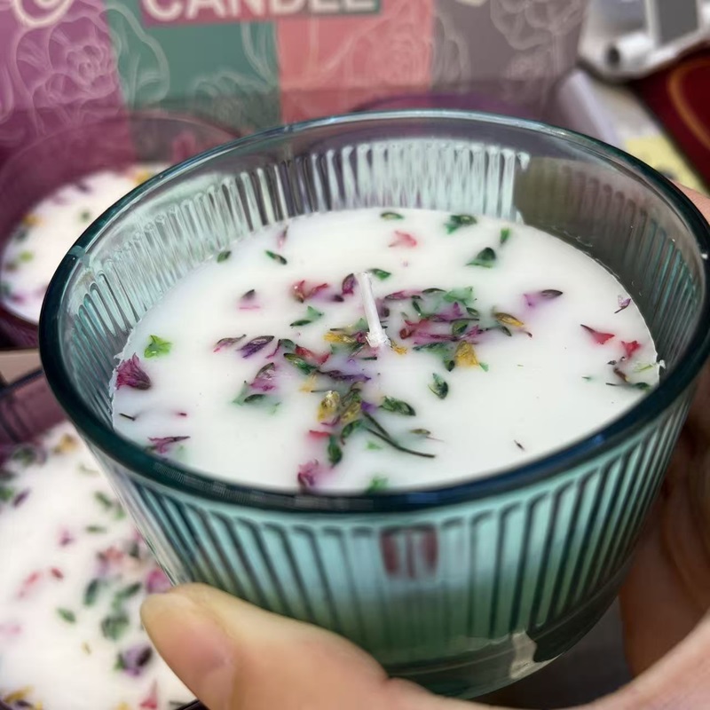 Large flower glass cups, scented candles, souvenirs, wedding gifts, scented gifts, birthday candles, paraffin ornaments, decorations Application Scenario