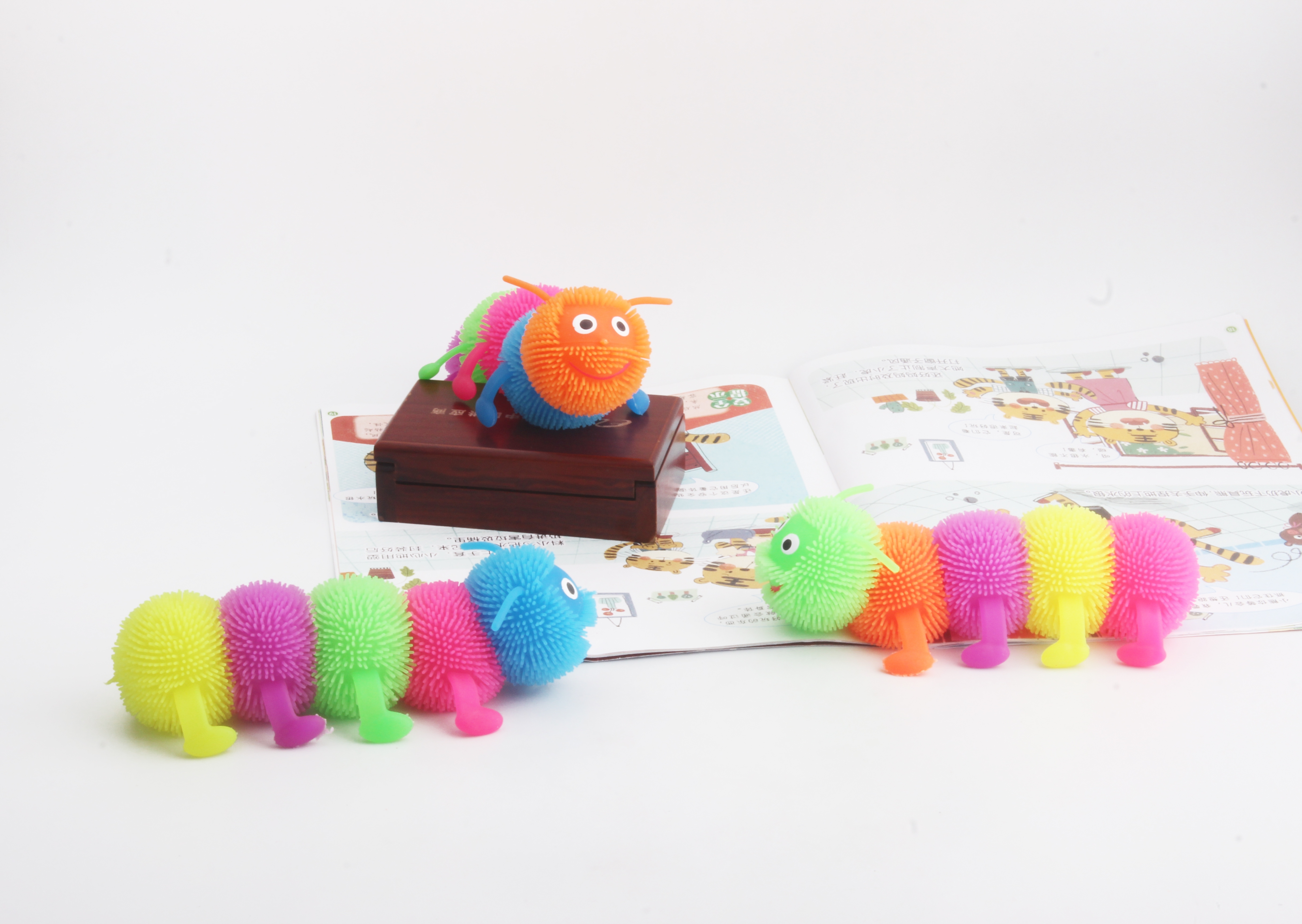小孩挤压玩具神器5节毛虫爆品工厂直销