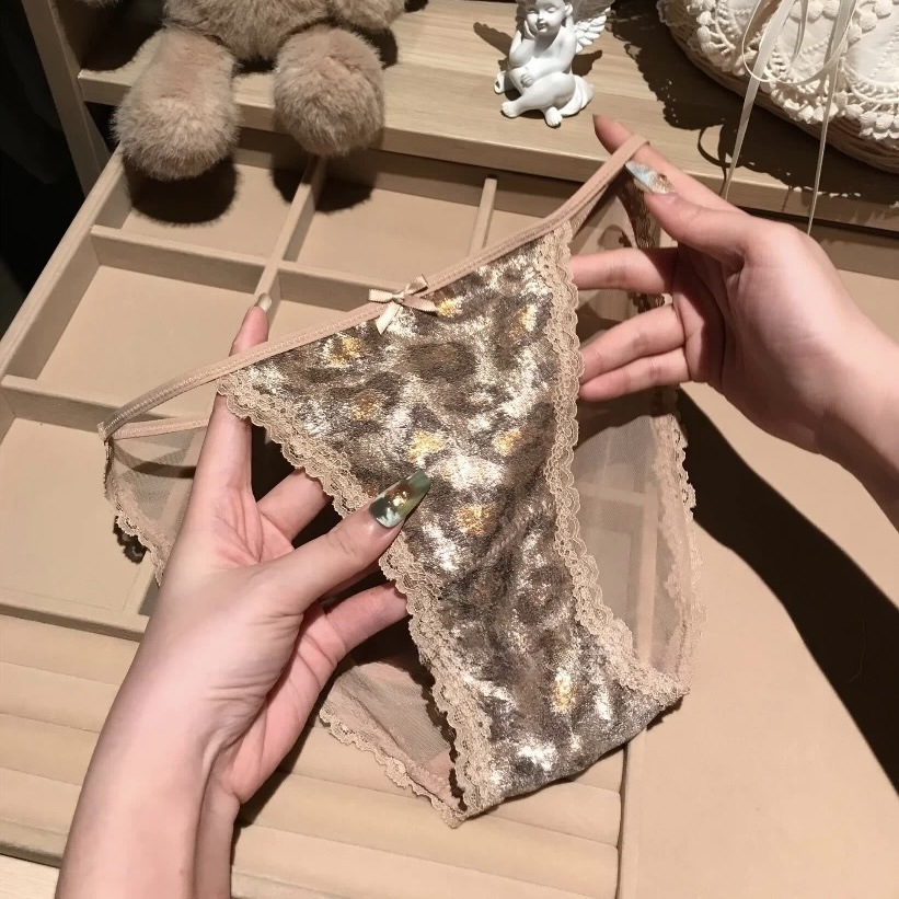 New lace-patterned high-waisted comfortable women's underwear, model underwear and women's underwear