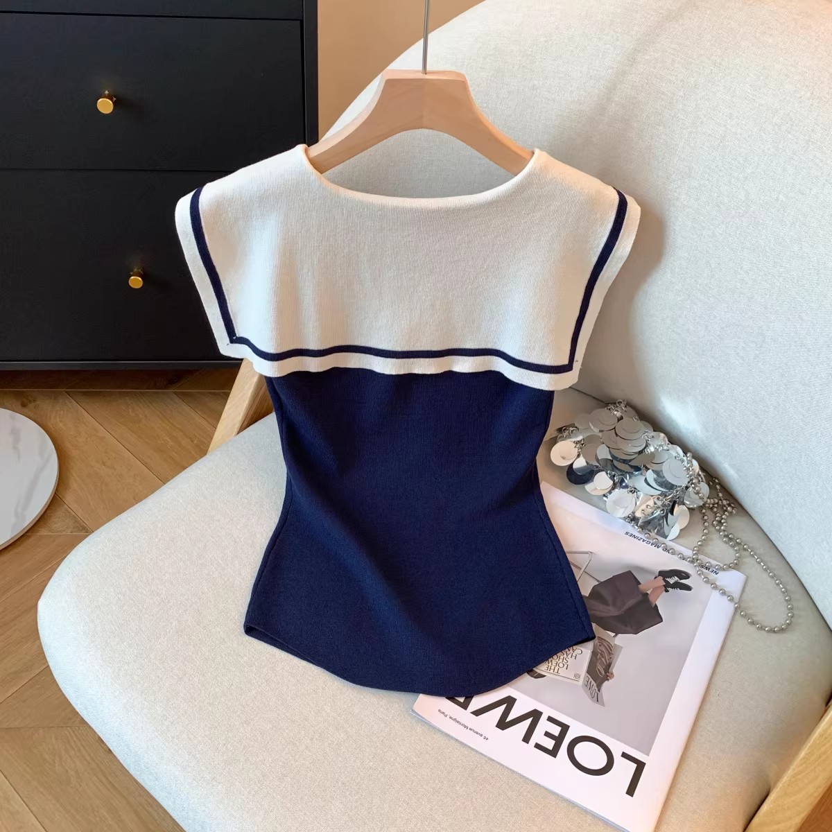 College-style navy collar contrasting color knitted unique sleeveless vest for women, a perfect summer slimming and form-fitting cropped top Item Picture