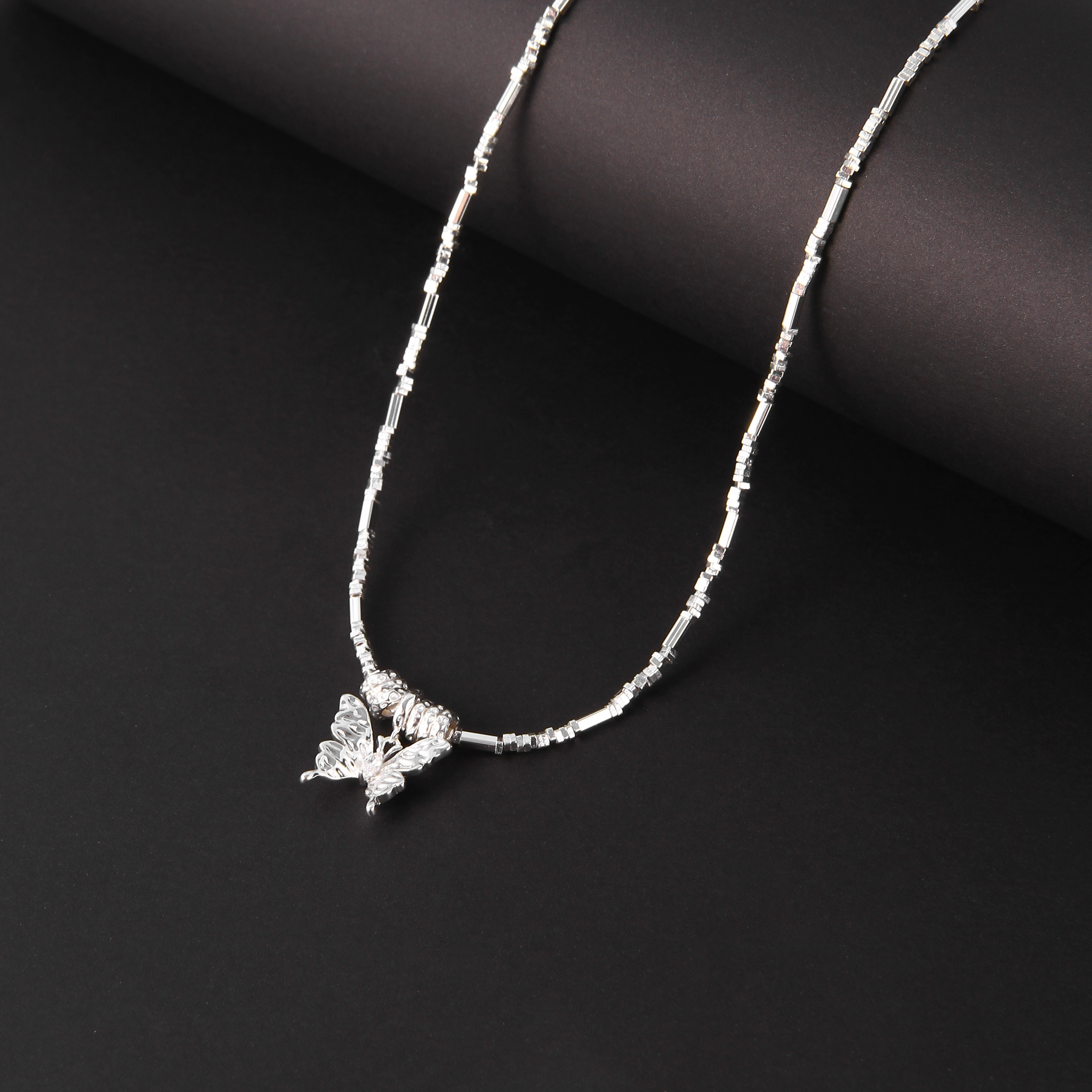 新款项链小众设计高级感百搭锁骨链女蝴蝶项链