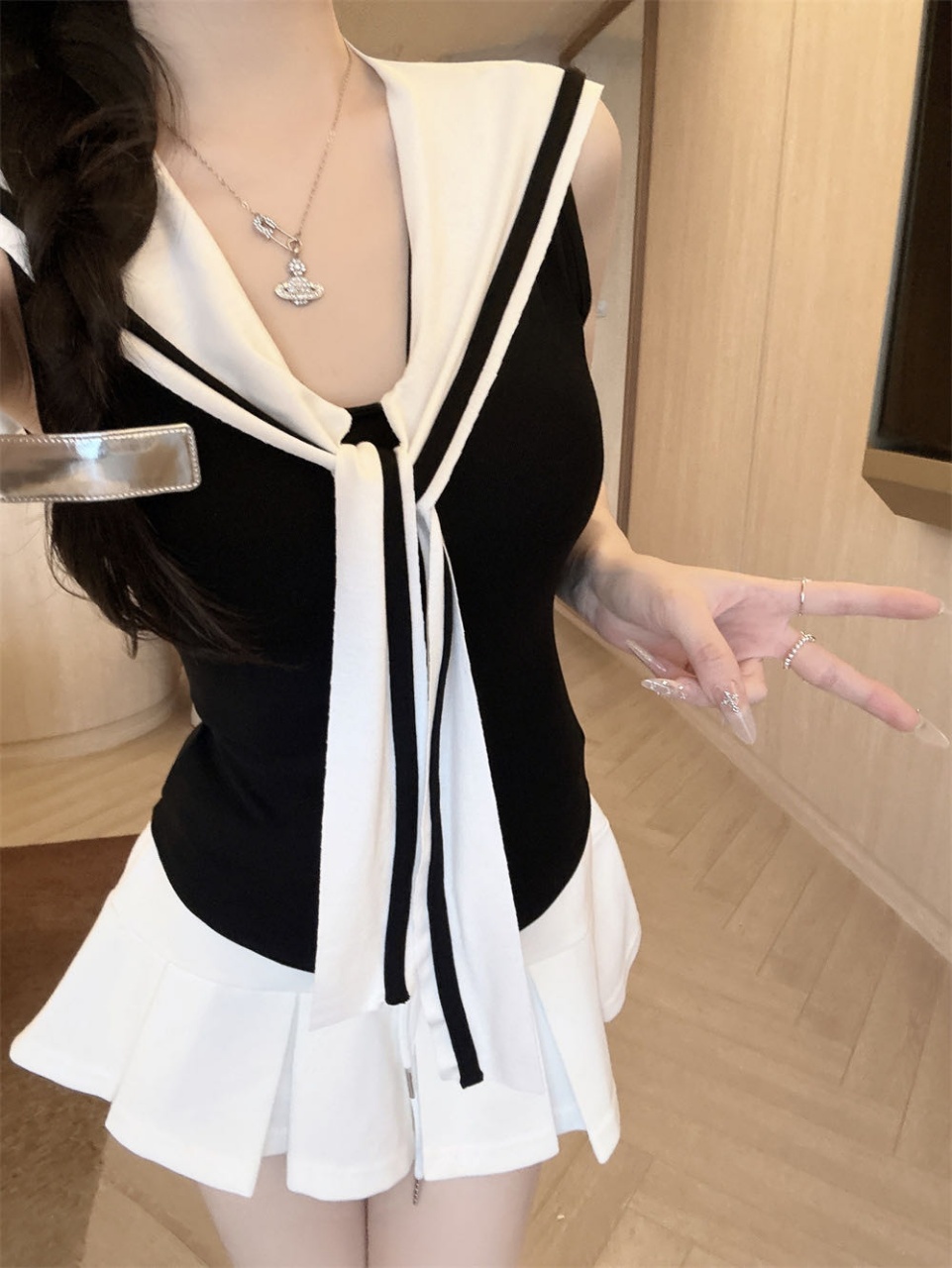 College-style navy collar contrasting color knitted unique sleeveless vest for women, a perfect summer slimming and form-fitting cropped top pic 7