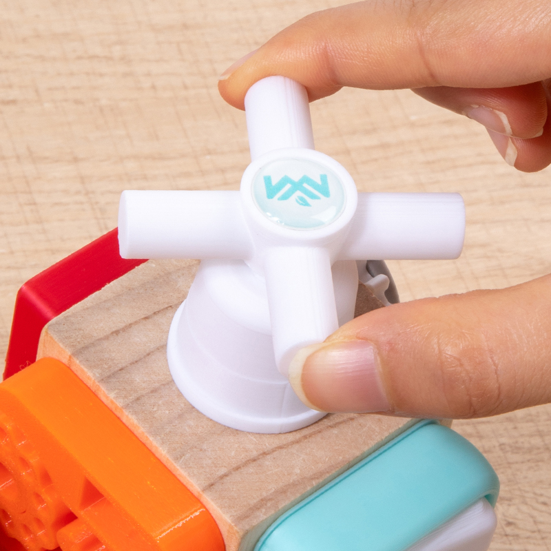 Busy blind box children's Montessori busy board lock-picking toy enlightenment early education teaching aid Montessori Busy block Sensory integration training intelligence toy Wooden toy Application Scenario