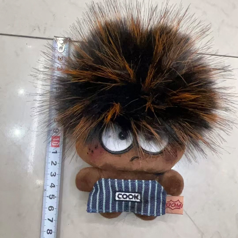 "Fugitive Madman, Explosion Head doll, plush toy, souvenir doll, cartoon peripheral pendant, plush doll pendant, keychain, cloth doll pendant, cute decoration gift, claw machine factory direct sales. Specification image
