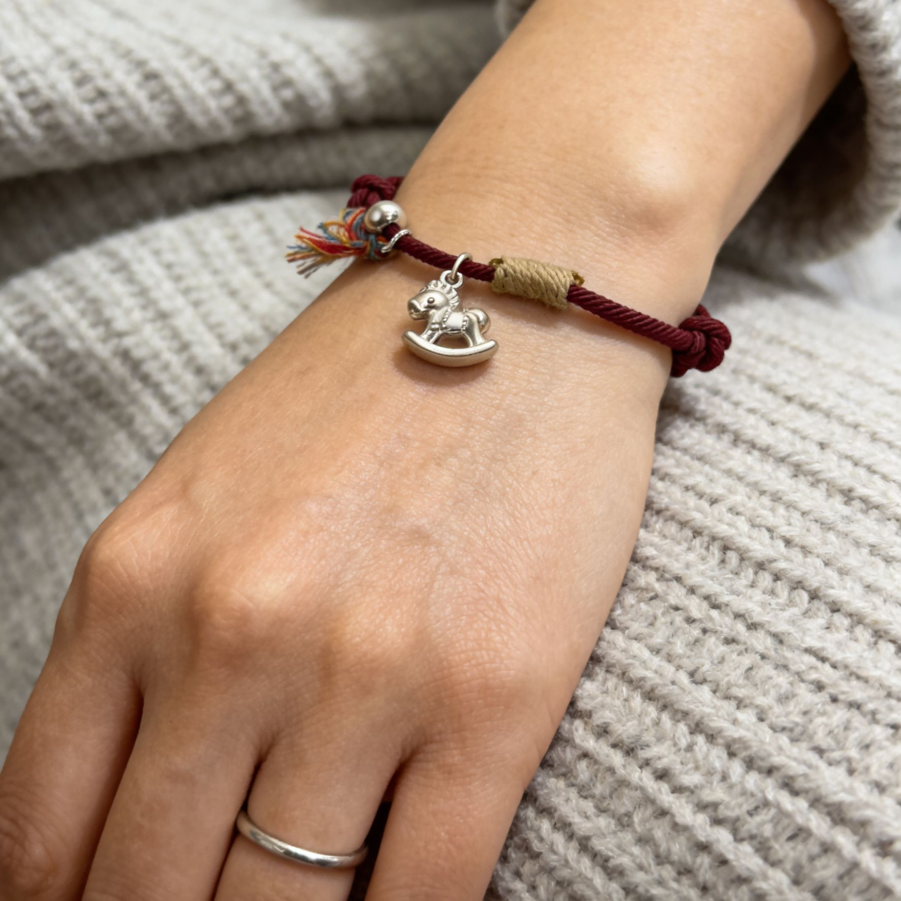 999 pure silver 1.2 wooden horse woven bracelet for women, simple new Chinese style good luck red rope, zodiac year of the Horse, trendy natural Baroque bracelet, S925 pure silver curved tube elastic bracelet, design sense Specification image