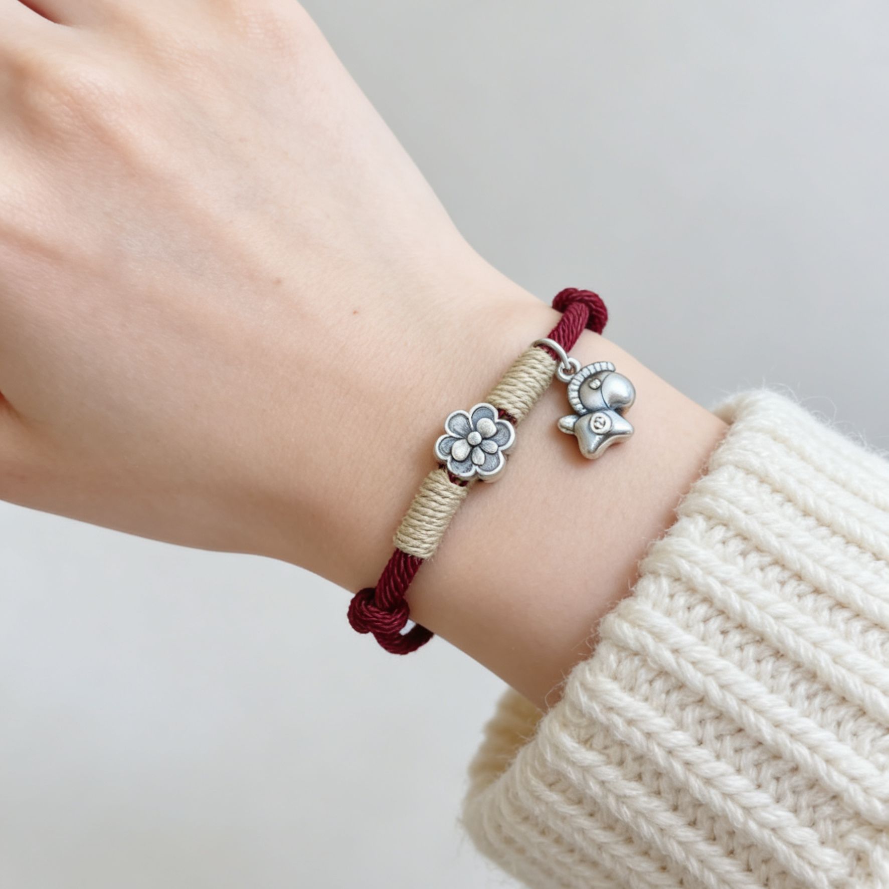 "Immediately Have Money to Spend 1.2 Little Horse Bracelet, 999 pure silver, New Chinese-style Horse Year Wealth and Good Luck Bracelet, zodiac Year gift, pure silver, simple and elegant, Starfish Smiling face pendant, beaded bracelet, light luxury, niche and exquisite. Specification image