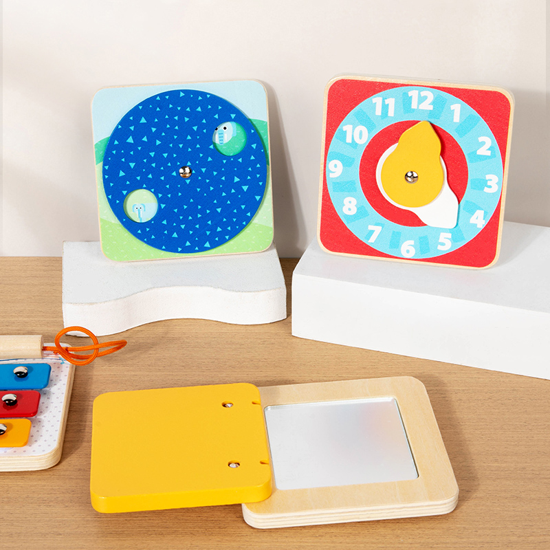 CE/CPC12 Optional Montessori children's wooden magnetic wooden early education and intelligence toys, busy module, magnetic fridge magnet, game cognition, hand-eye coordination training, figurine, clock, piano, switch, gear, bevel Application Scenario
