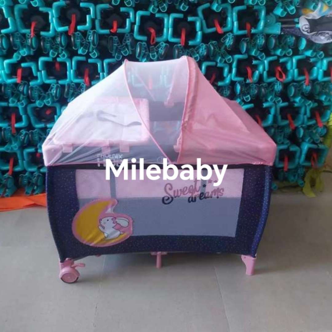 Double-decker crib with mosquito net Application Scenario