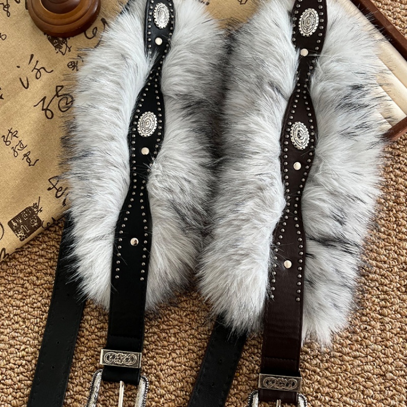 American trend retro rivet belt for women, high-end street style, versatile with jeans and skirts, wide waist belt decoration Application Scenario
