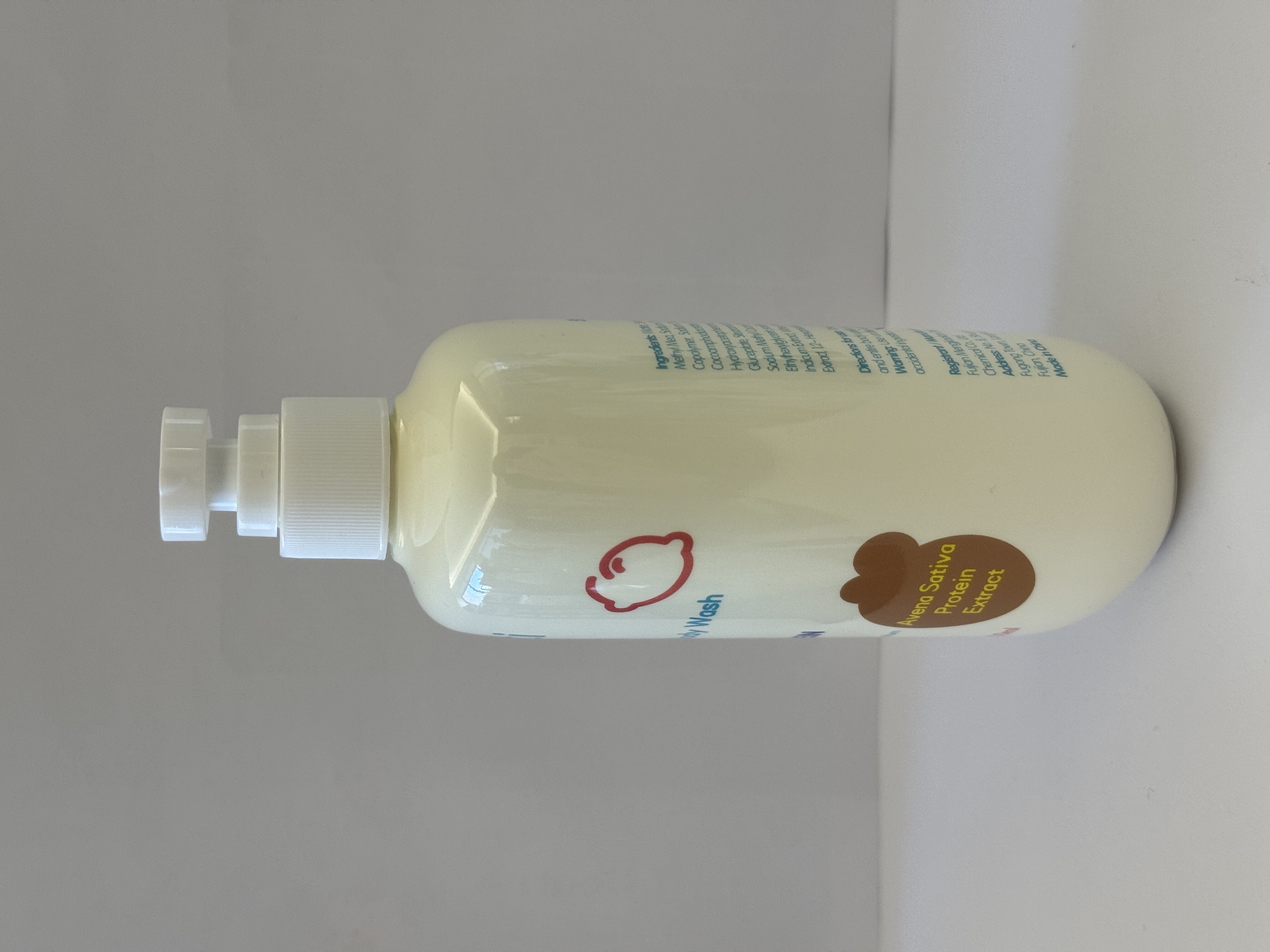 Coati baby Care Products 300ml Shampoo and Body Wash gently moisturizes your baby's tender skin. OEM private label customized two-in-one children's care products Application Scenario