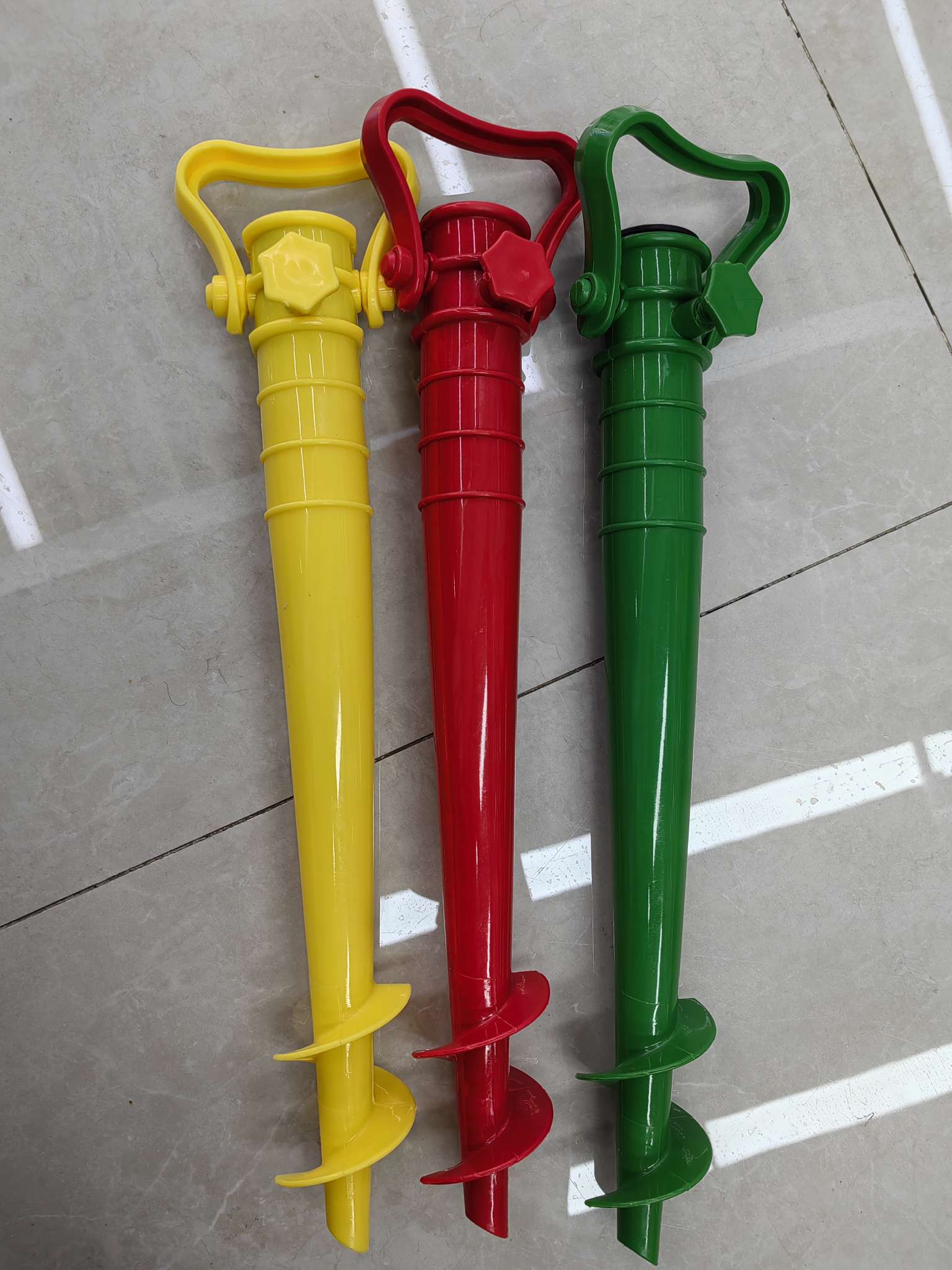 厂家现货批发户外沙滩伞塑料地插 螺旋型塑料沙滩伞  钓鱼伞底座 