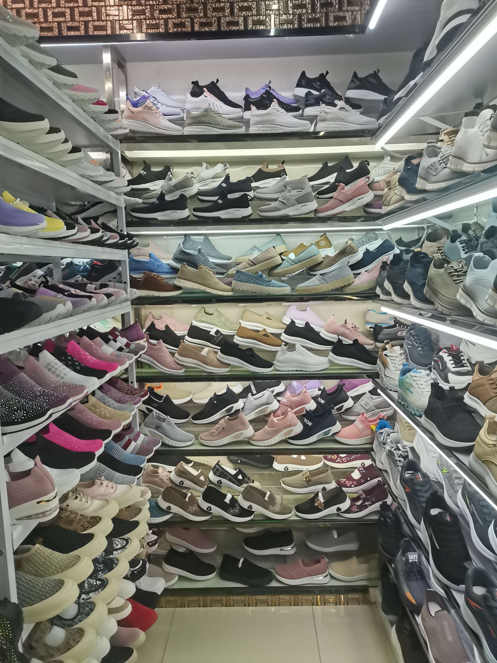 The store at 6153115 describe pic - 5