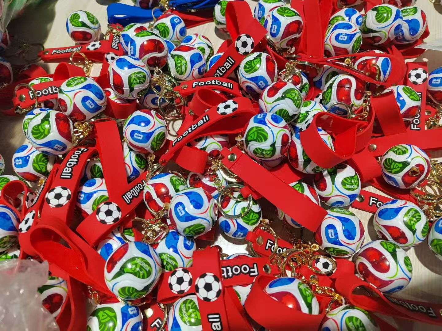 2026美加墨世界杯仿真足球钥匙扣挂饰汽车包包挂件球迷纪念小礼品