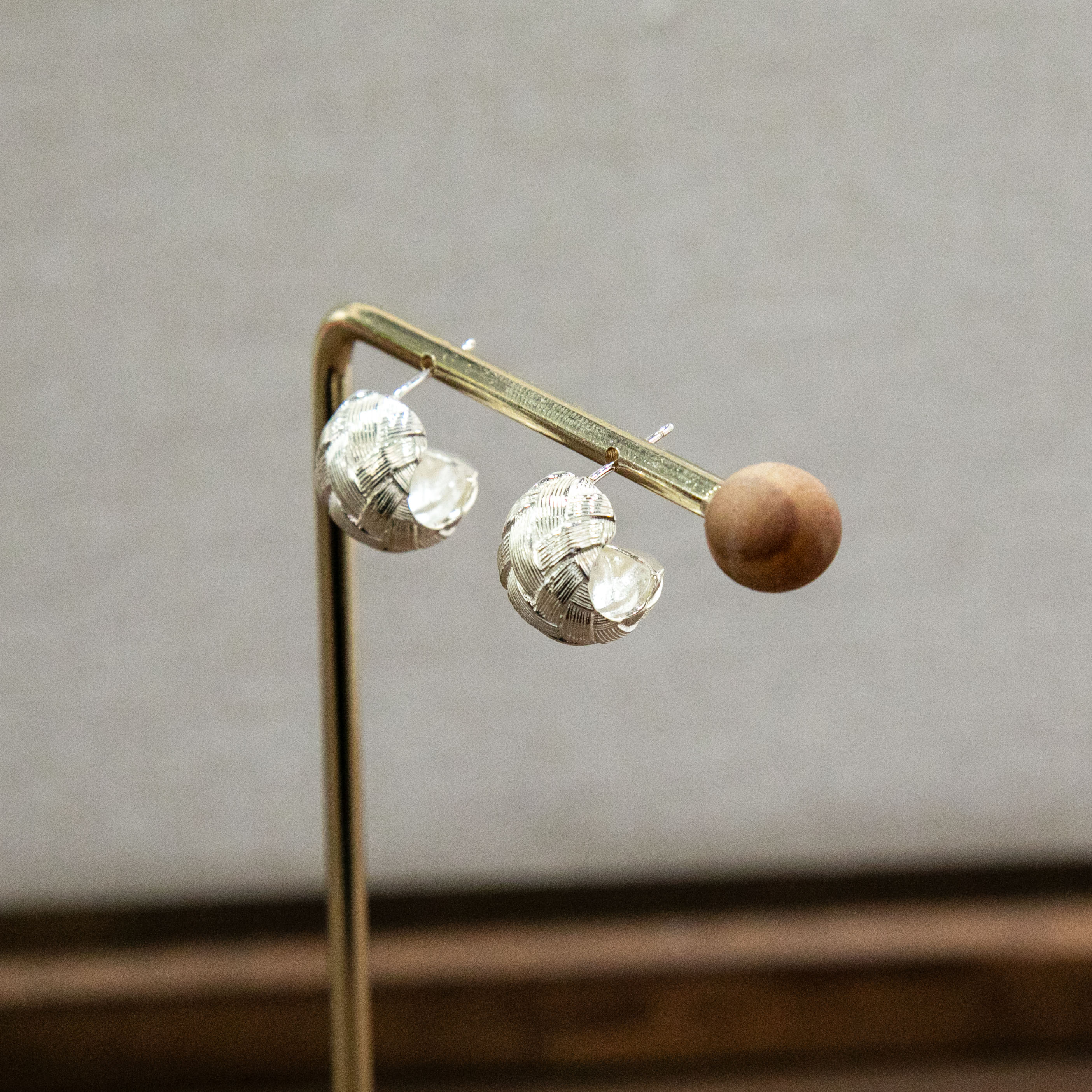 "Zhi Yue Qing Hui Three-dimensional Half-moon shell-shaped earrings in 925 sterling silver precision craftsmanship. Application Scenario