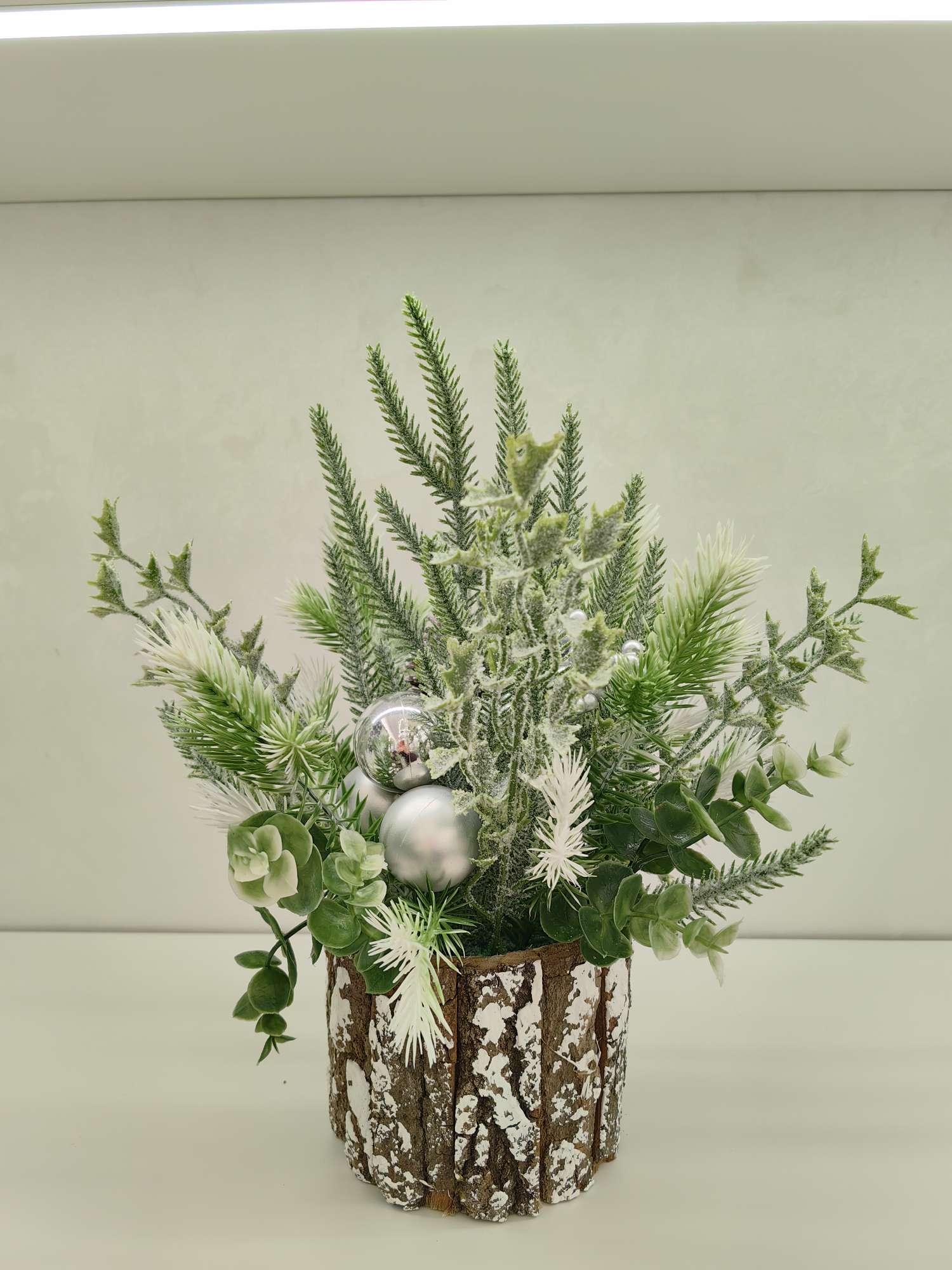 Christmas tree culture office white PE natural bark bucket Christmas tree ornaments, Christmas tree products, Christmas tree craftsmanship desktop, Christmas potted plants, Christmas decorations, small trees