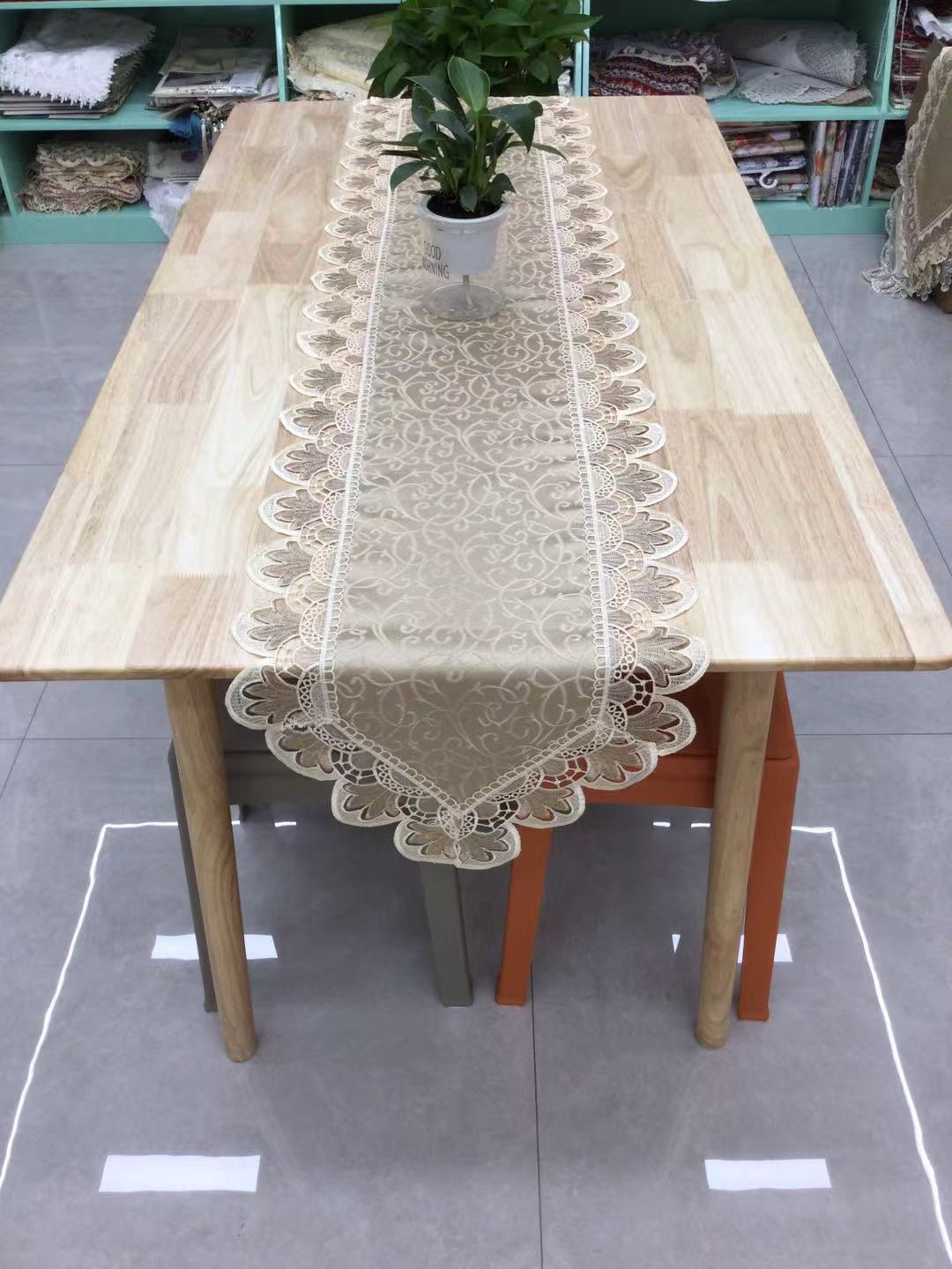 桌布/烫金餐桌布/二等品桌布/烫金布/春日风格蕾丝桌布桌旗细节图