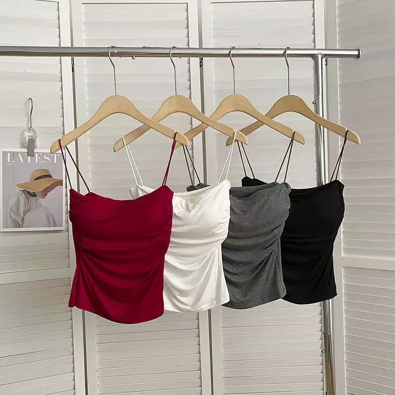 1564# Halter tops are exported to the Middle East and Africa. Women's halter tops have chest pads and can be worn outside. QNI full figure