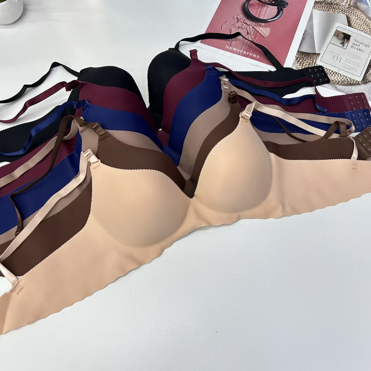 FCM-817# Women's Bra, Women's one-piece bra, export to the Middle East and Africa, underwire bra, thickened, seamless bra, QNI Item Picture