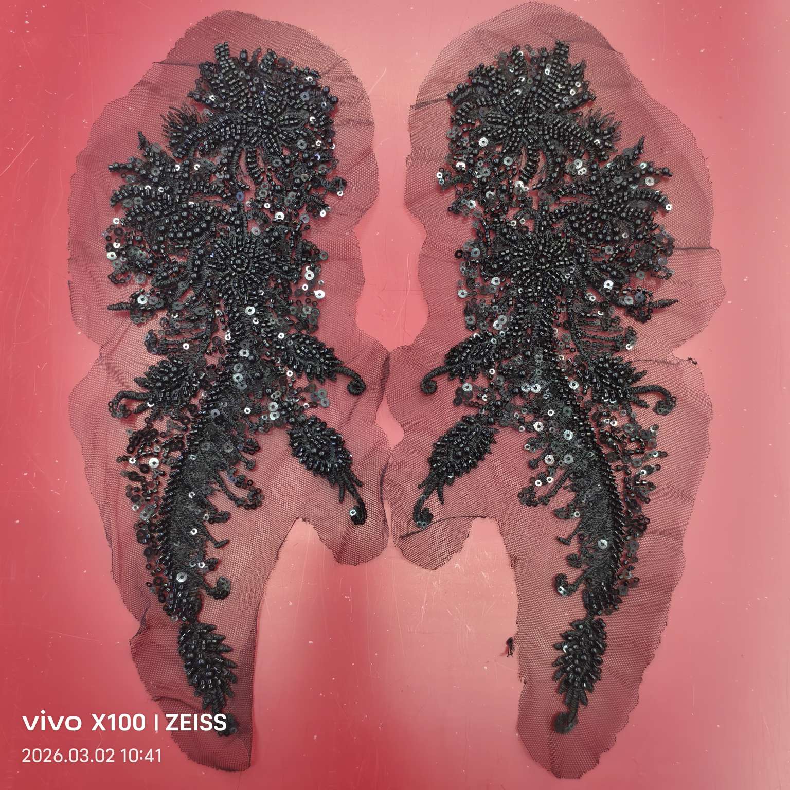 服装辅料蝴蝶结布标定制手工辅料刺绣布贴服装商标服装辅料产品图