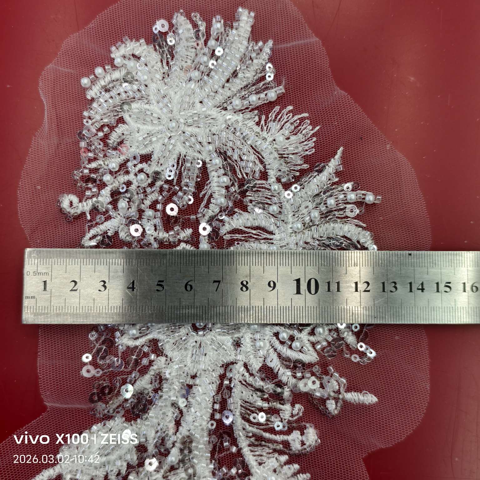 服装辅料蝴蝶结布标定制手工辅料刺绣布贴服装商标服装辅料详情图3