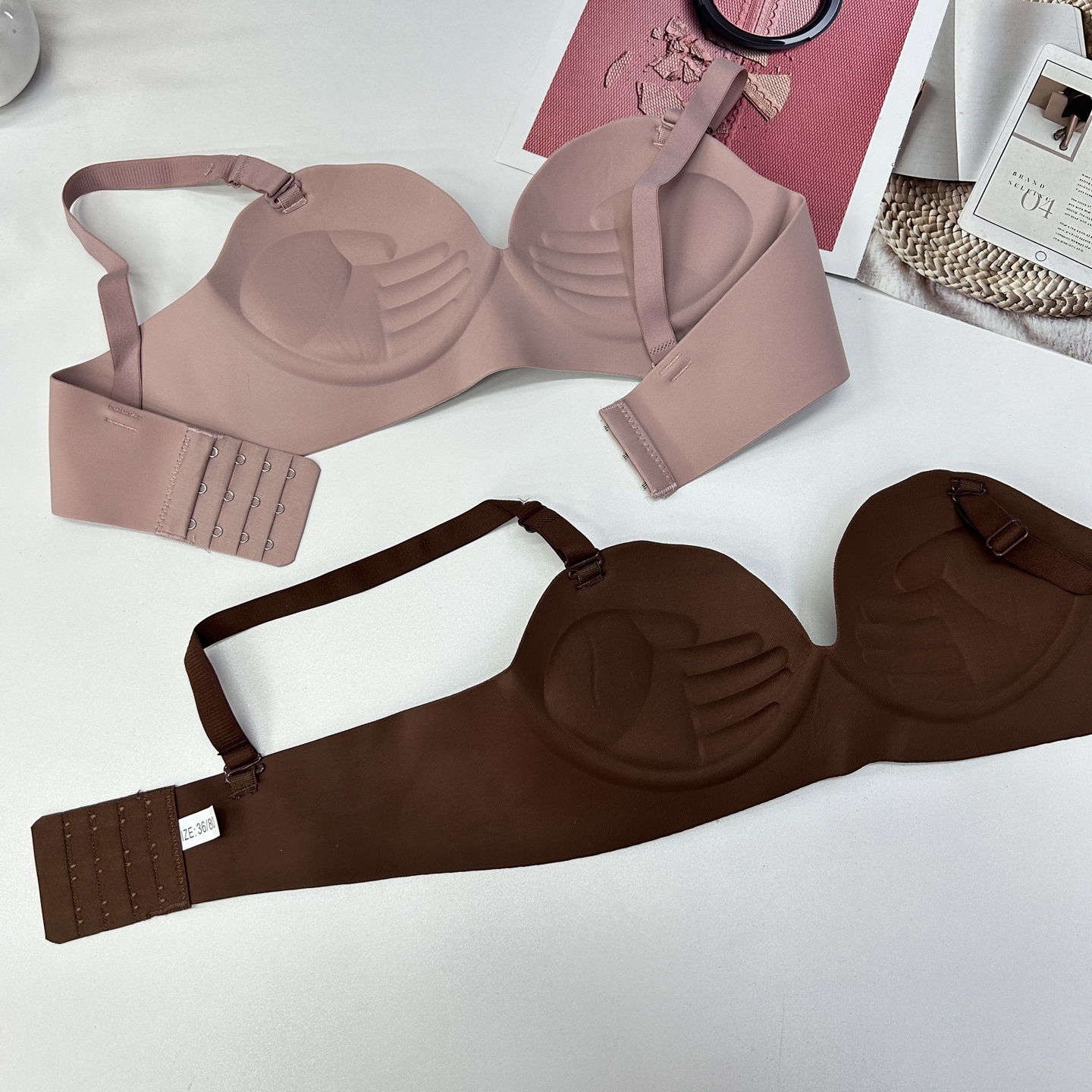 FCM-B9863# bra export to the Middle East, Europe, America and Southeast Asia. One-piece bra for women, smooth shell palm cup bra, seamless and comfortable bra for women, QNI details Picture