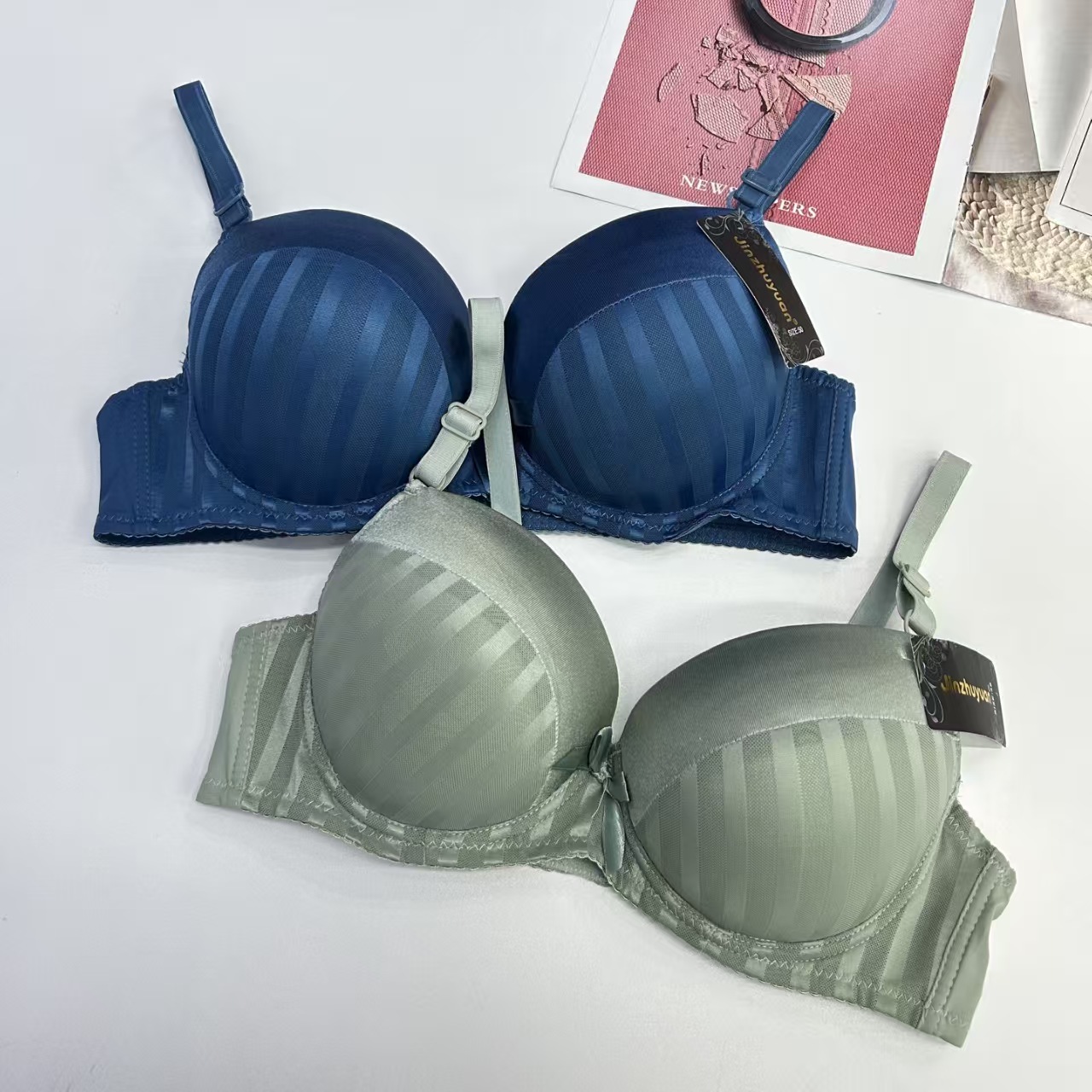 JZY-1723# Women's bra export to the Middle East, Europe and America. Women's bra without underwire, thickened with stripes, cup face, butterfly decoration, and thickened QNI Item Picture